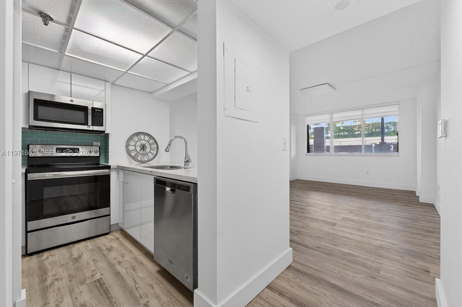 540 Brickell Key Dr #414, Miami FL 33131