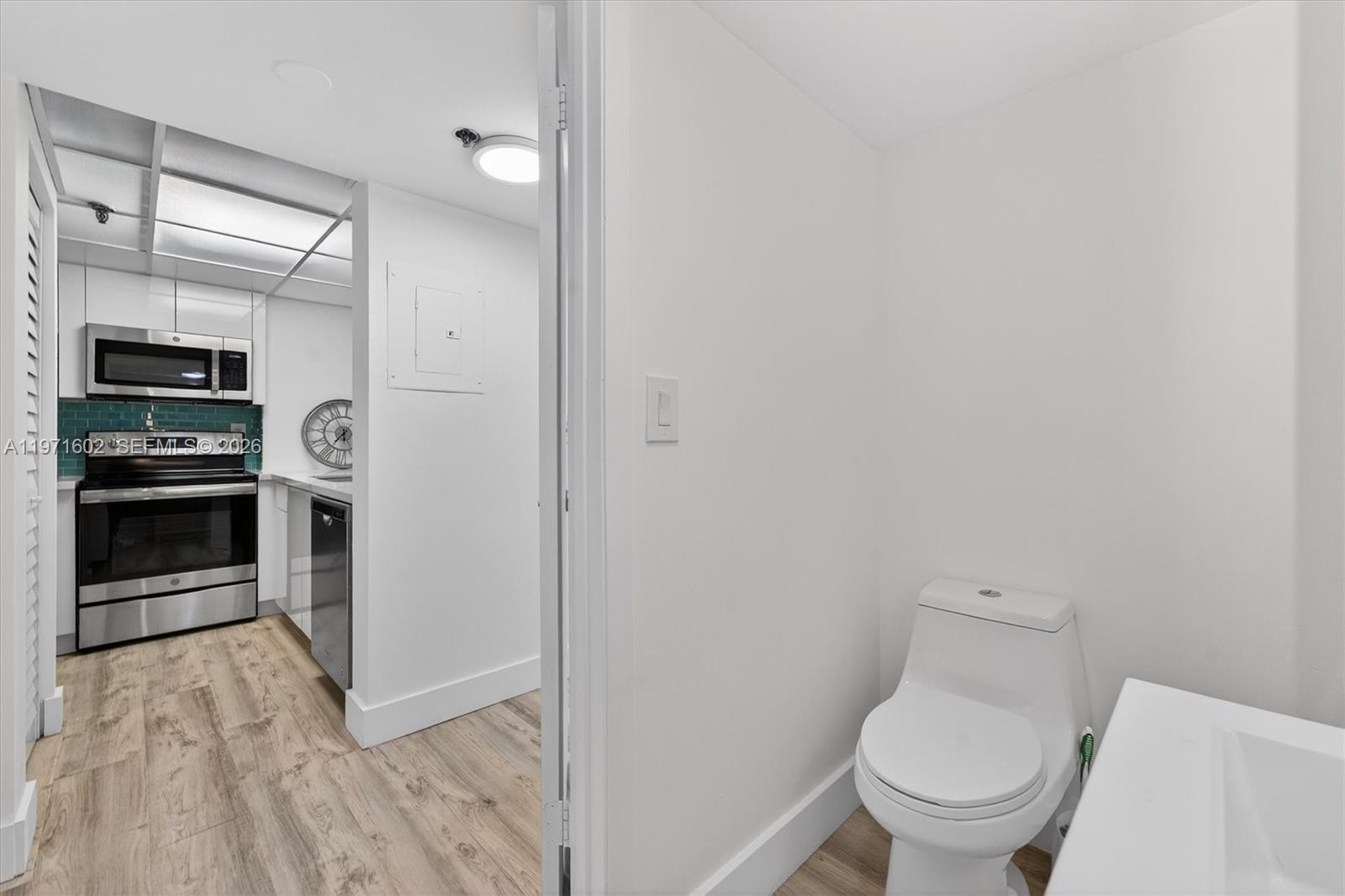 540 Brickell Key Dr #414, Miami FL 33131