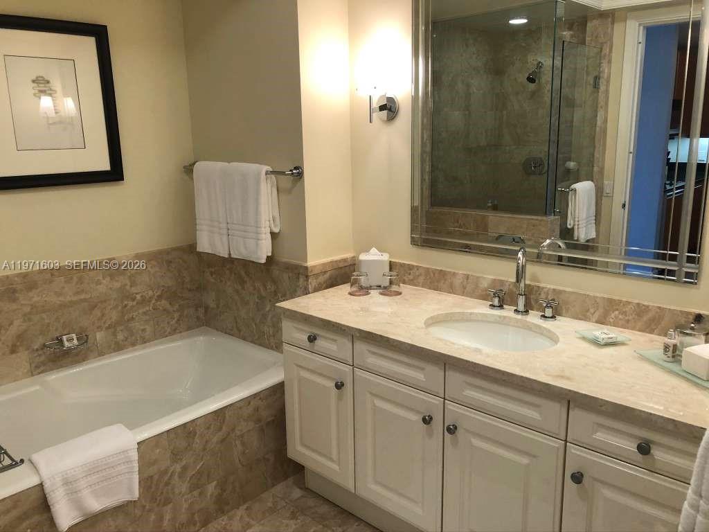 1435 Brickell Ave #3505, Miami FL 33131