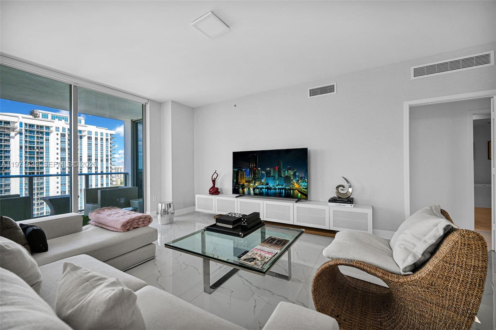 17111 Biscayne Blvd #1701, North Miami Beach FL 33160