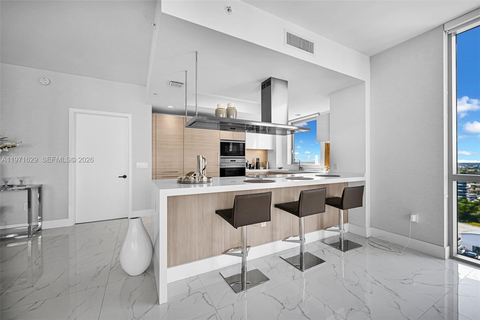17111 Biscayne Blvd #1701, North Miami Beach FL 33160