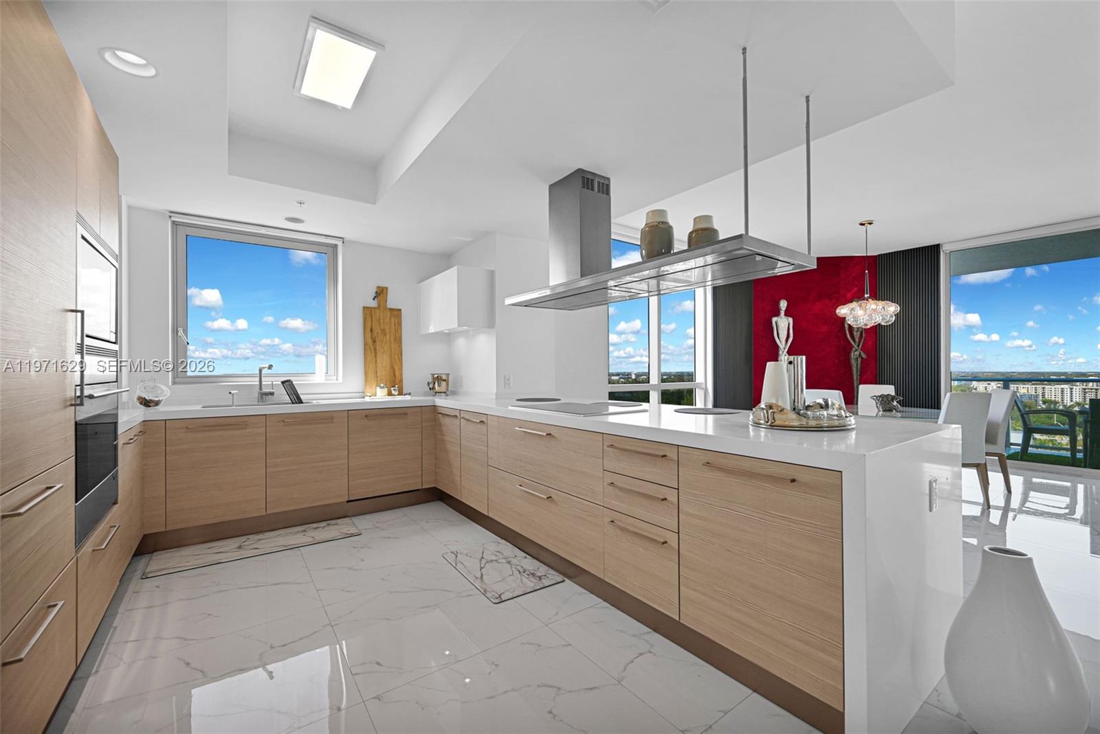 17111 Biscayne Blvd #1701, North Miami Beach FL 33160