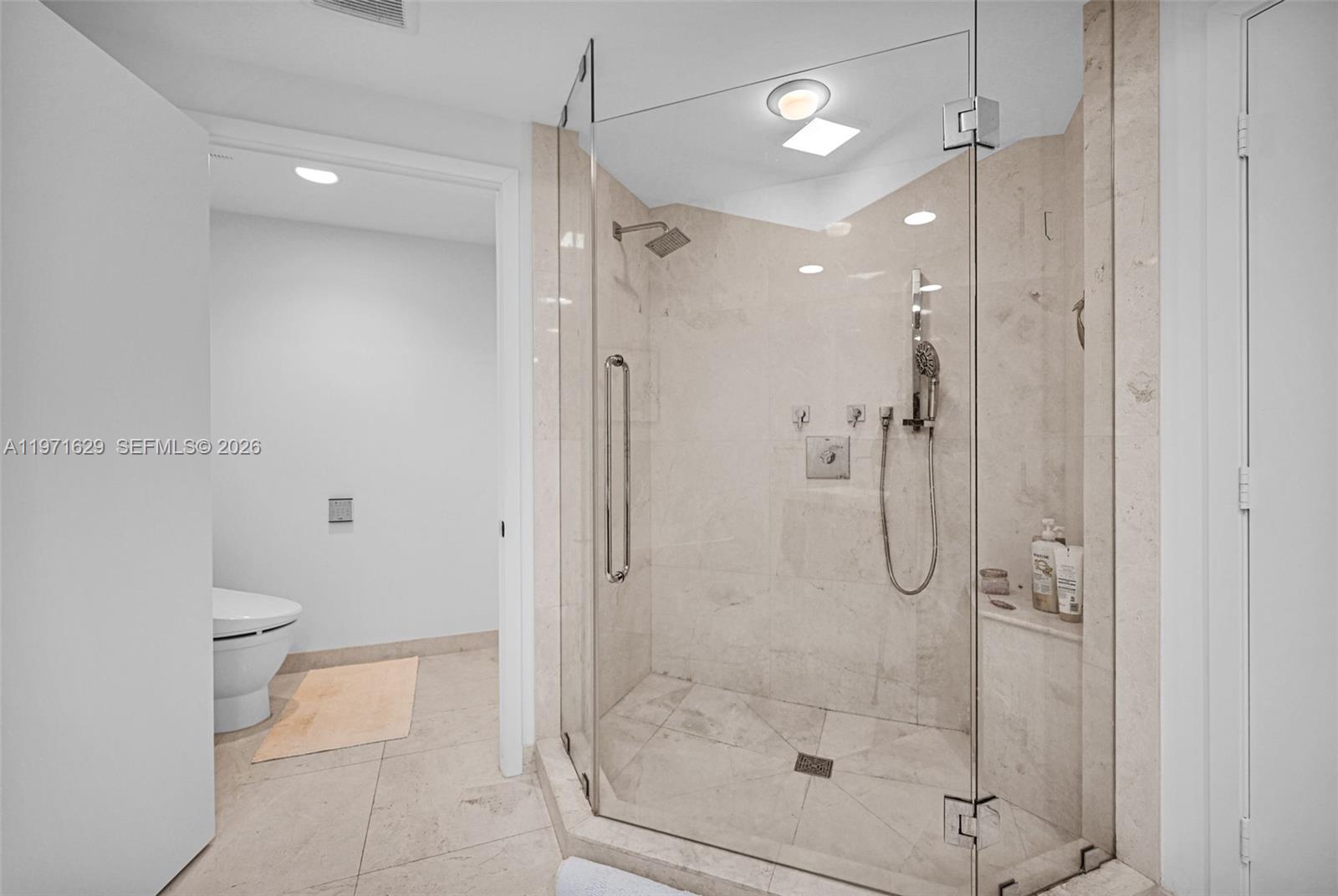 17111 Biscayne Blvd #1701, North Miami Beach FL 33160