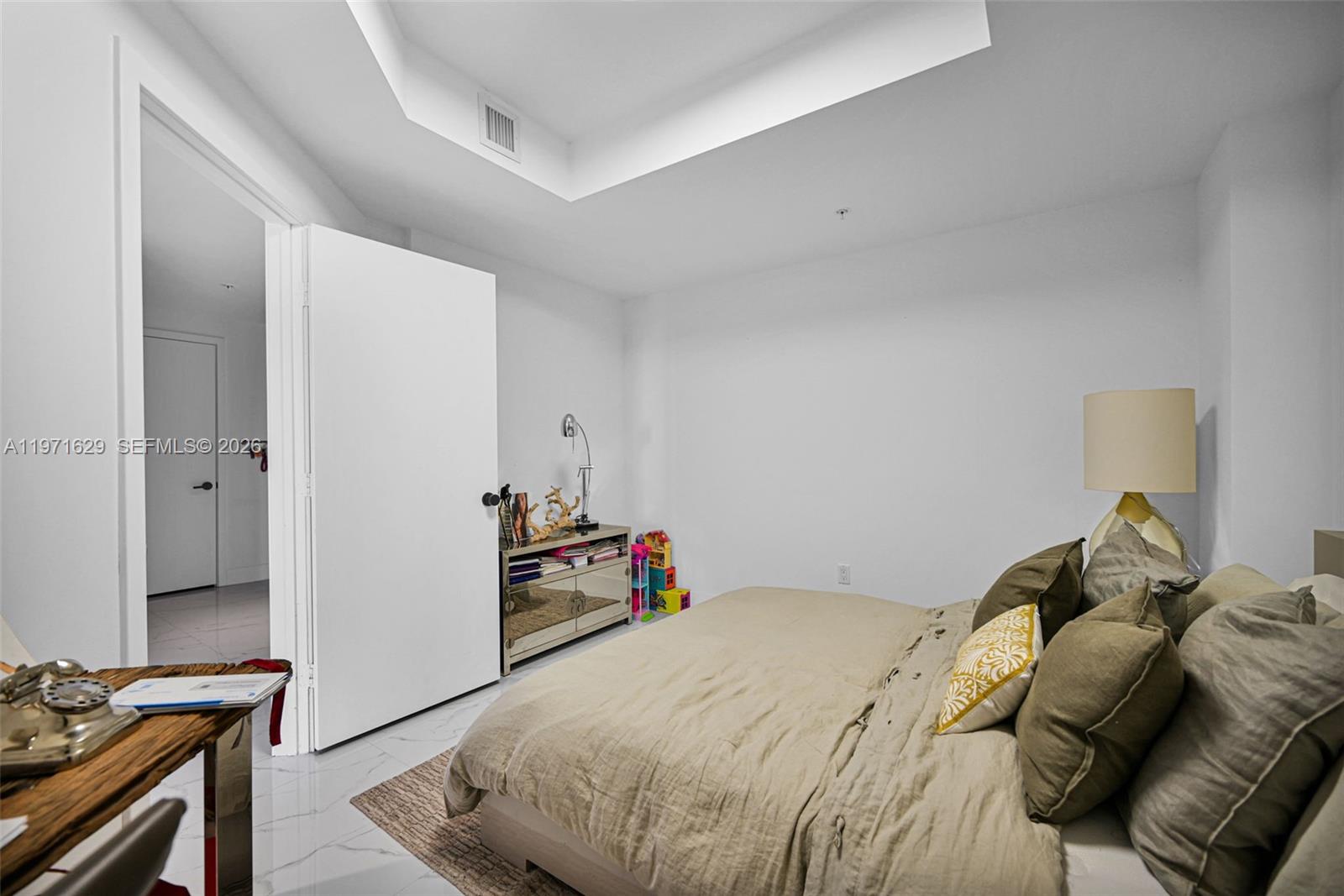 17111 Biscayne Blvd #1701, North Miami Beach FL 33160