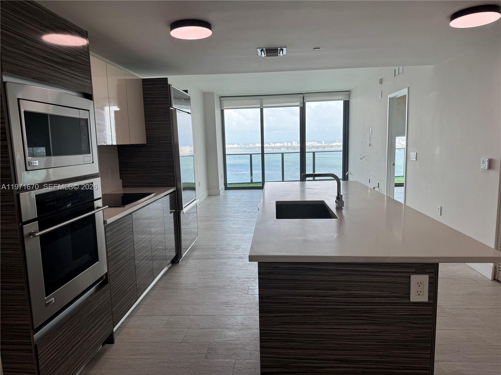460 NE 28th St #3906, Miami FL 33137