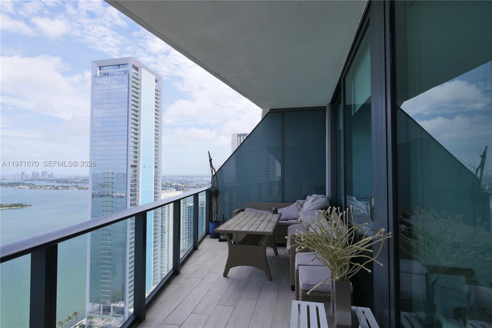 460 NE 28th St #3906, Miami FL 33137