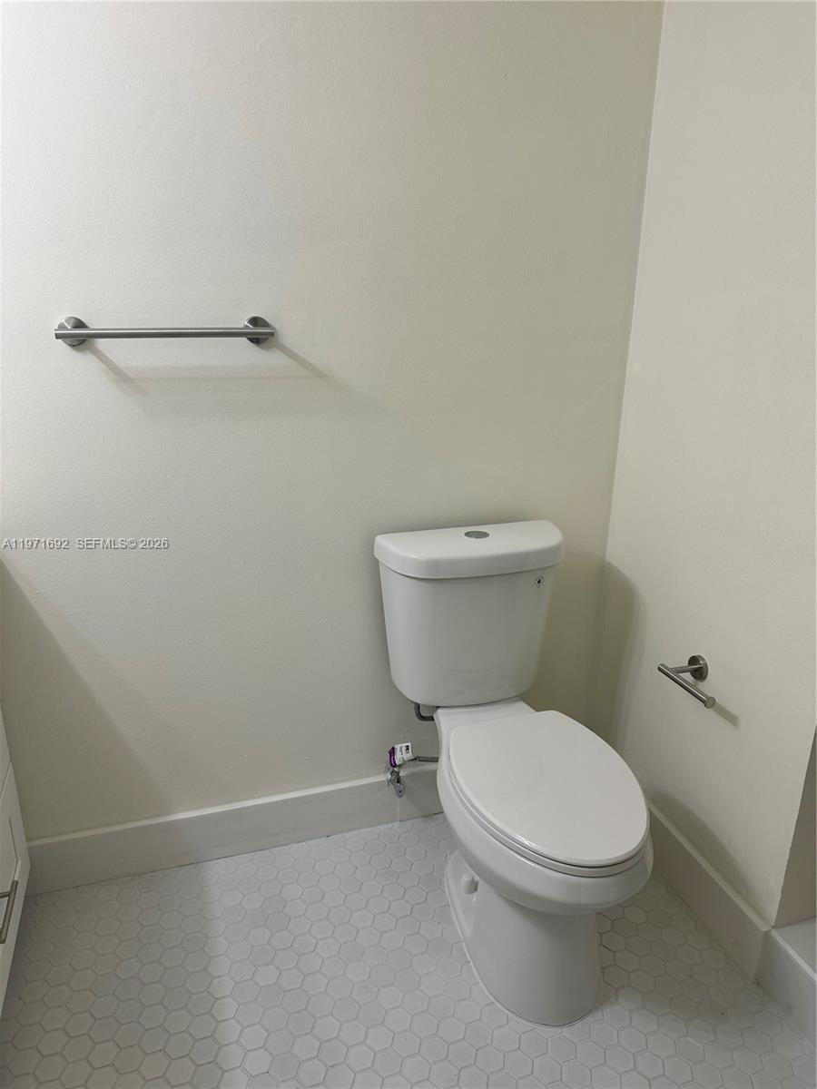 9001 SW 94 ST #113, Miami FL 33176