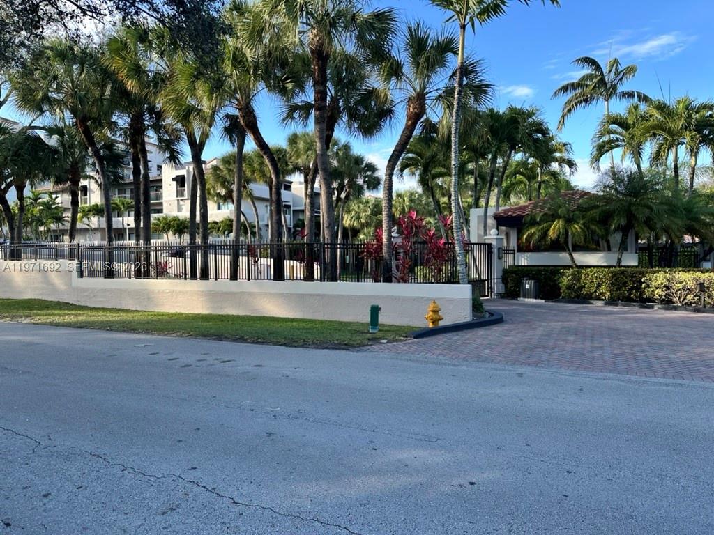 9001 SW 94 ST #113, Miami FL 33176