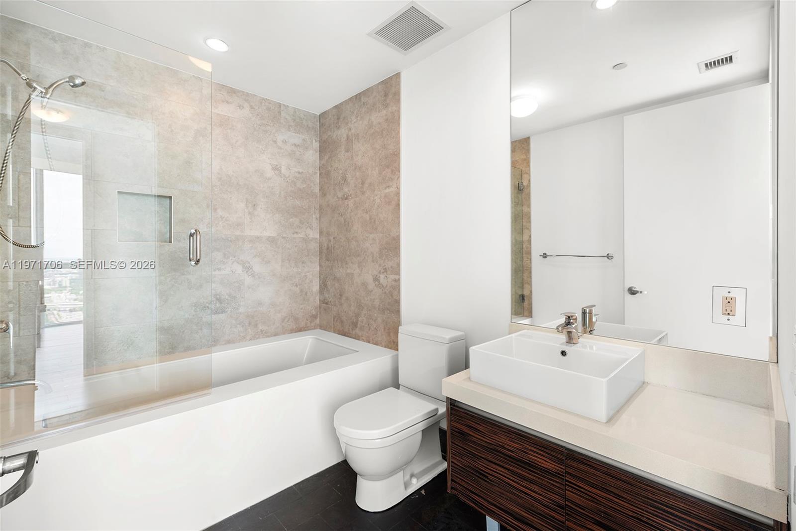 1100 Biscayne Blvd #4405, Miami FL 33132