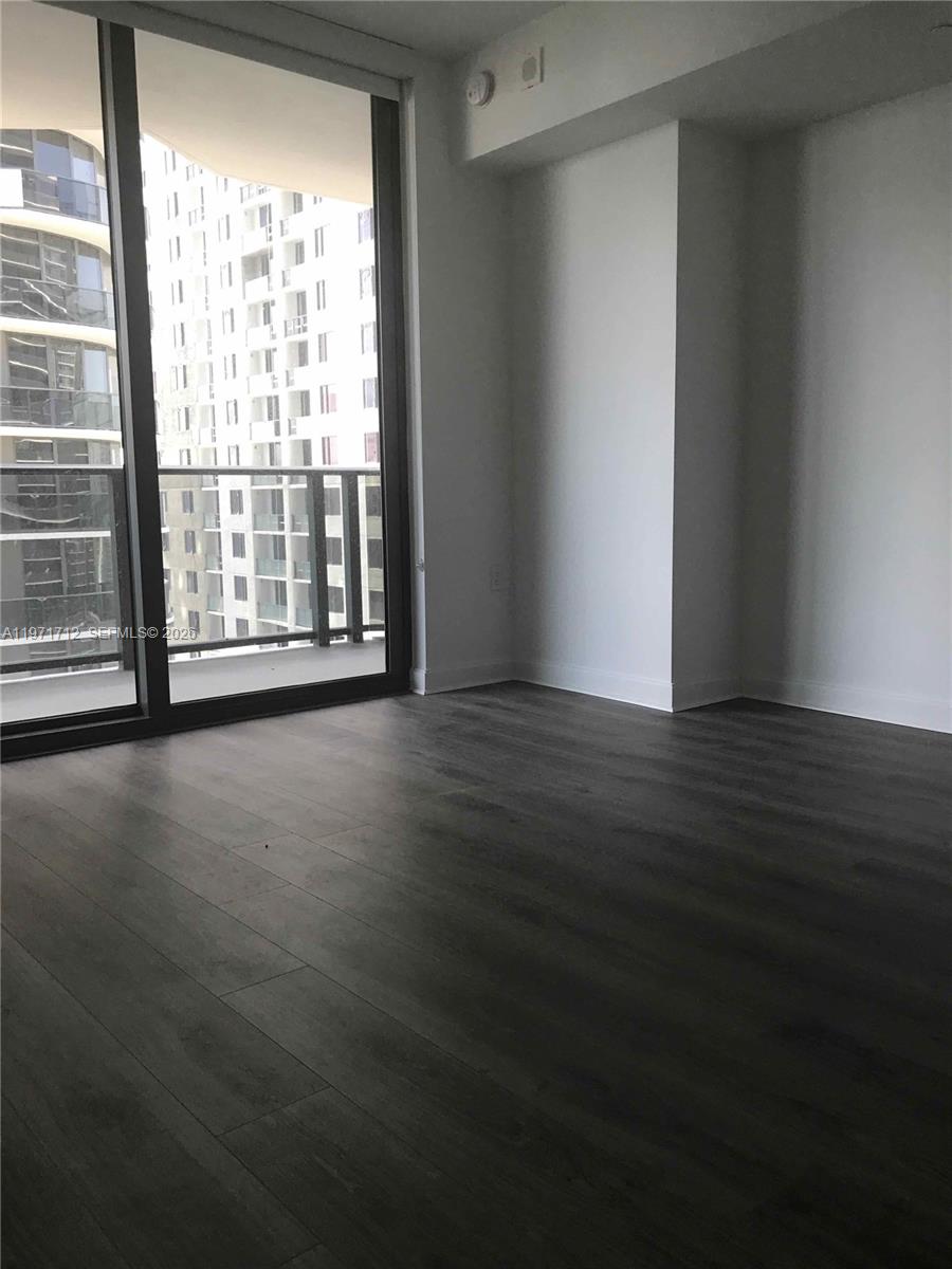45 SW 9th St #2807, Miami FL 33130