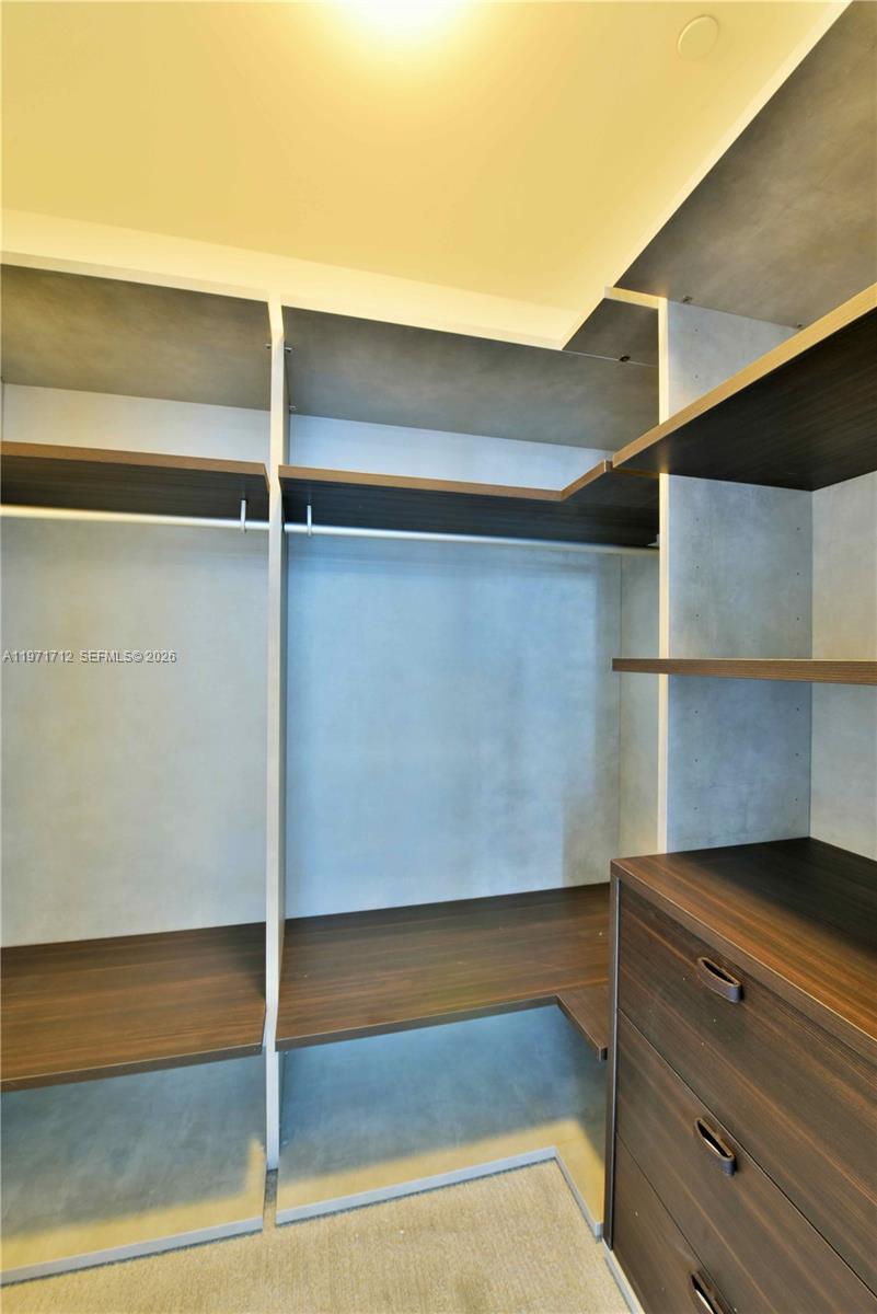 45 SW 9th St #2807, Miami FL 33130