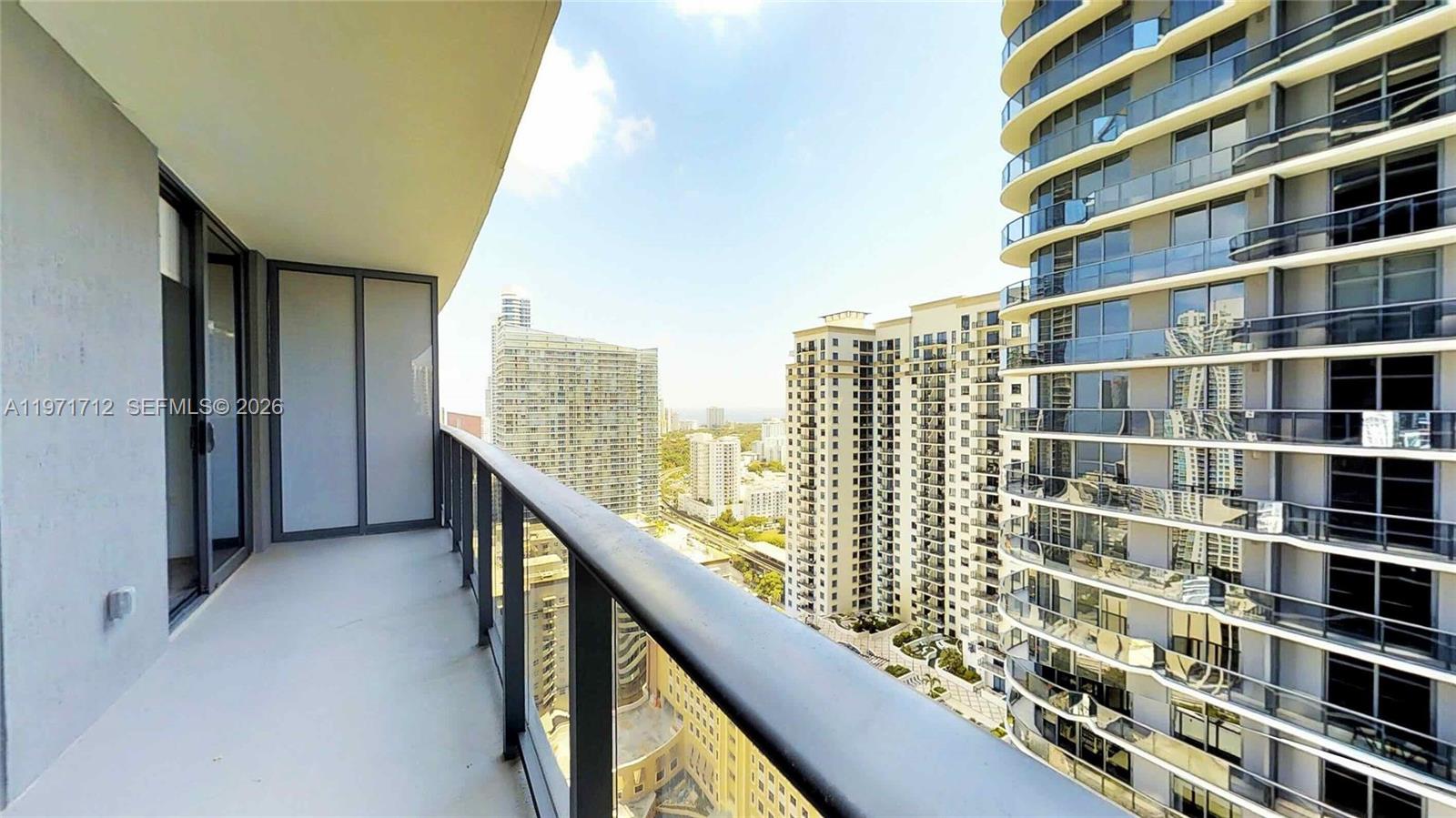 45 SW 9th St #2807, Miami FL 33130