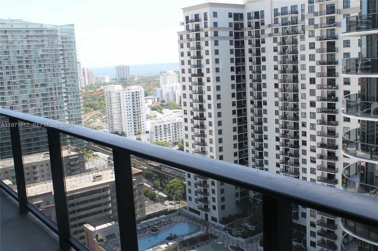 45 SW 9th St #2807, Miami FL 33130