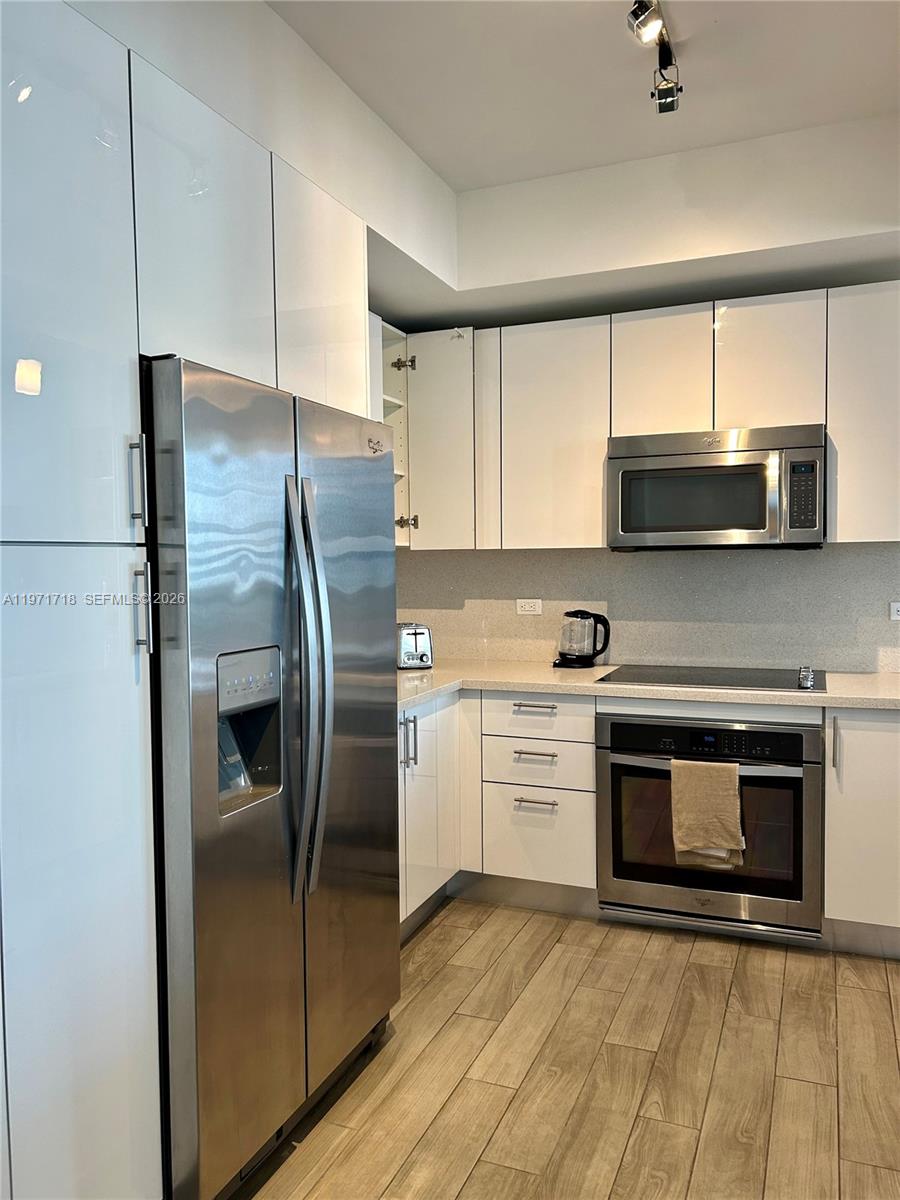 999 SW 1st Ave #2114, Miami FL 33130