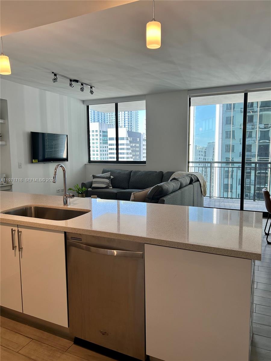 999 SW 1st Ave #2114, Miami FL 33130