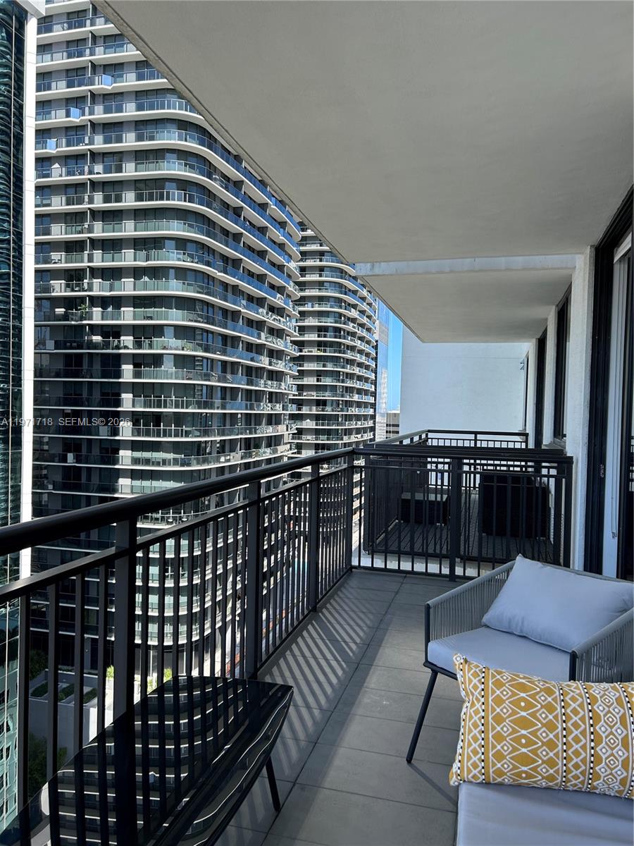 999 SW 1st Ave #2114, Miami FL 33130