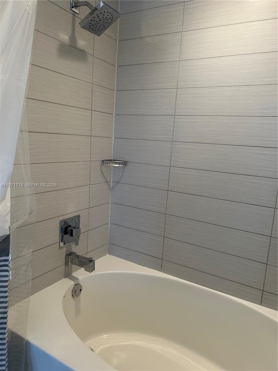999 SW 1st Ave #2114, Miami FL 33130