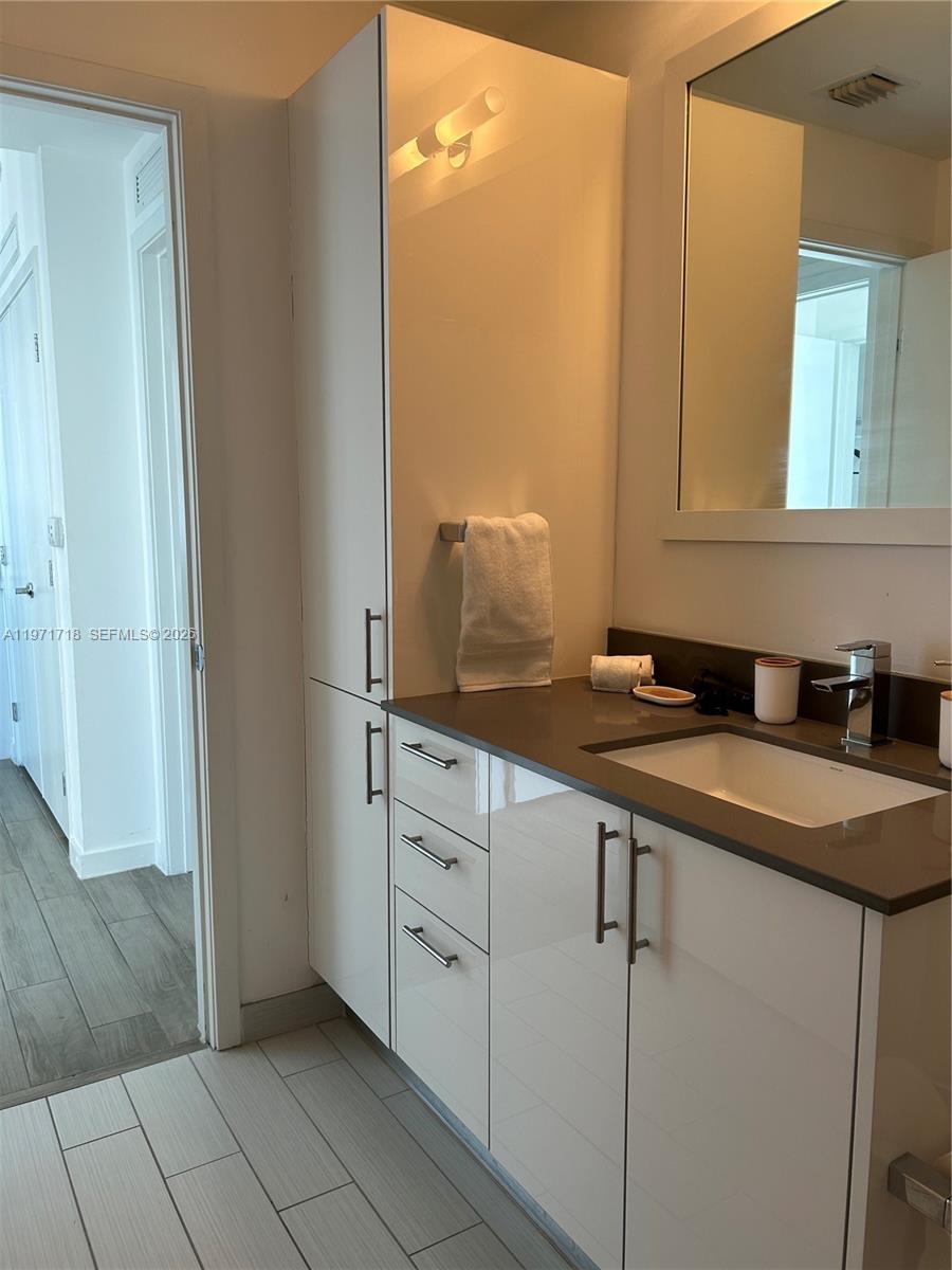 999 SW 1st Ave #2114, Miami FL 33130