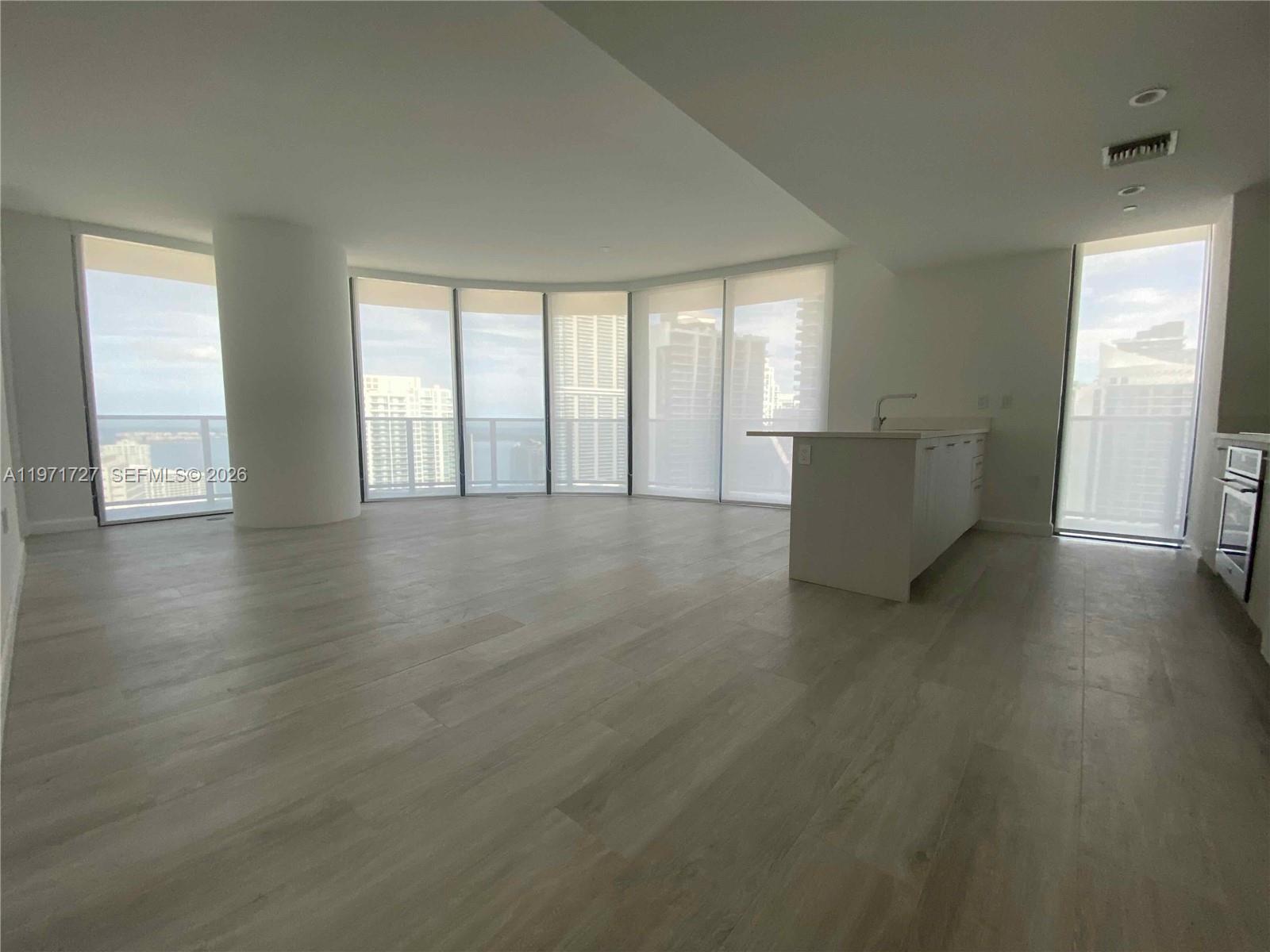 45 SW 9th St #3703, Miami FL 33130
