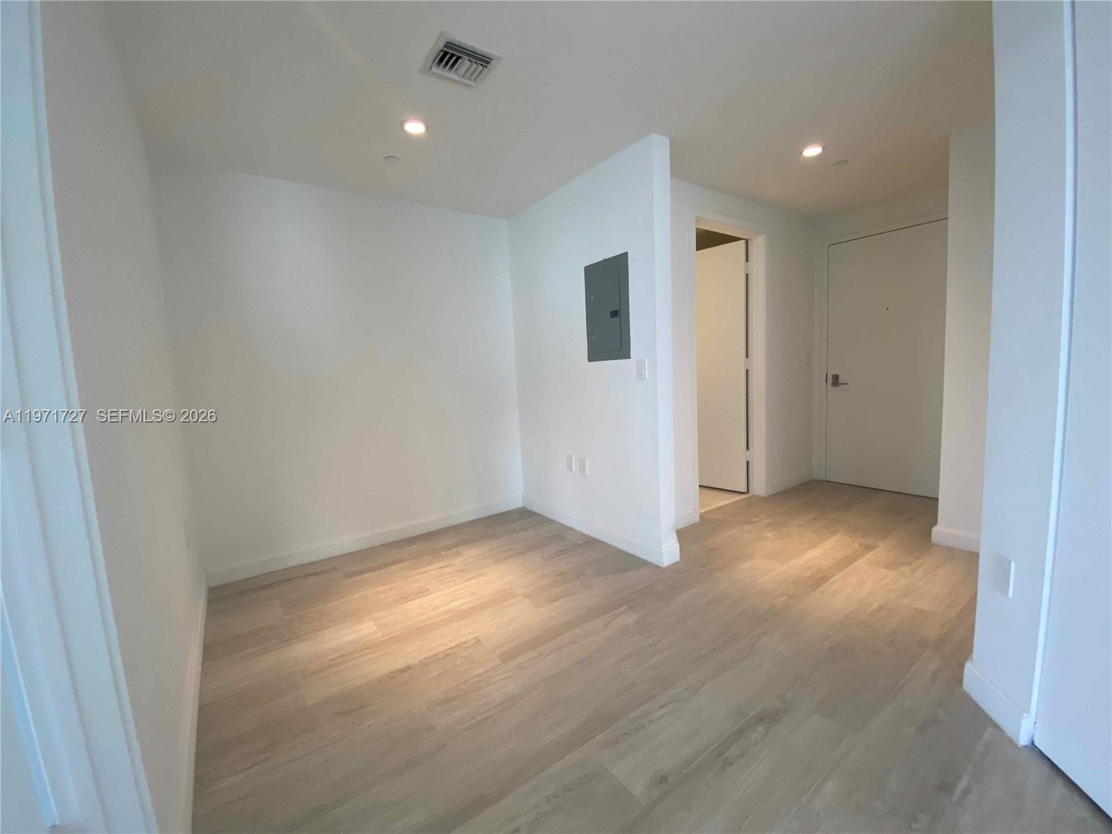 45 SW 9th St #3703, Miami FL 33130