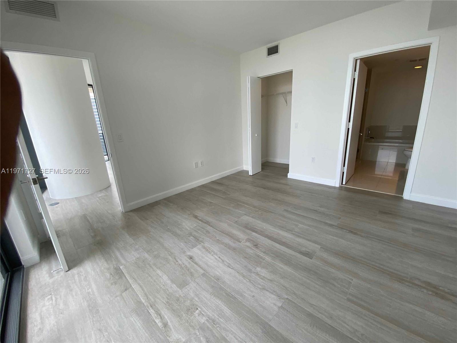 45 SW 9th St #3703, Miami FL 33130