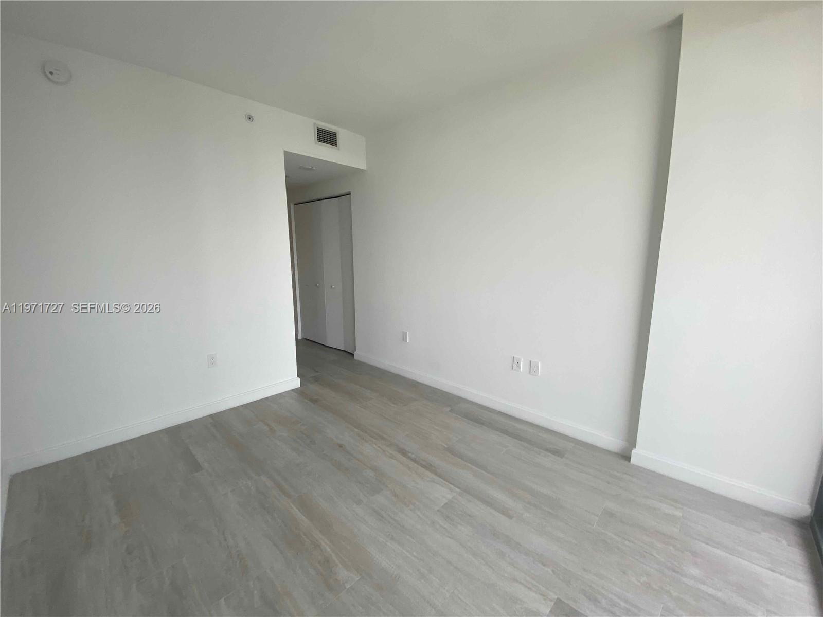 45 SW 9th St #3703, Miami FL 33130