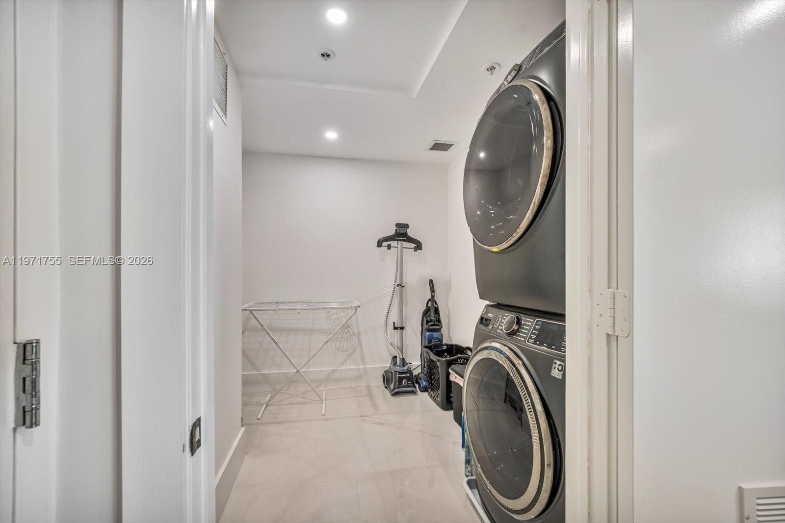 3400 SW 27th Ave #1601, Miami FL 33133