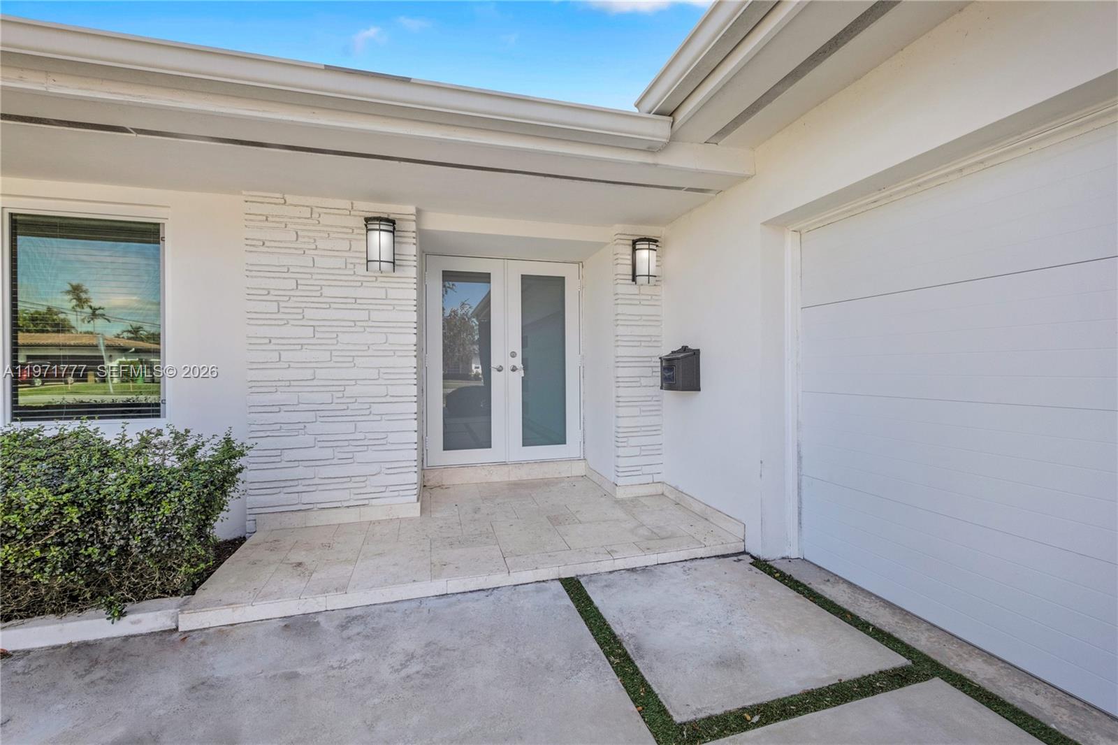5680 SW 86th St, Miami FL 33143