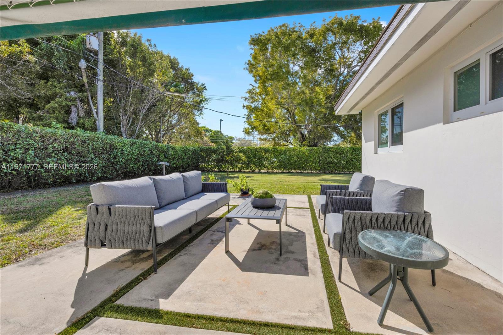 5680 SW 86th St, Miami FL 33143