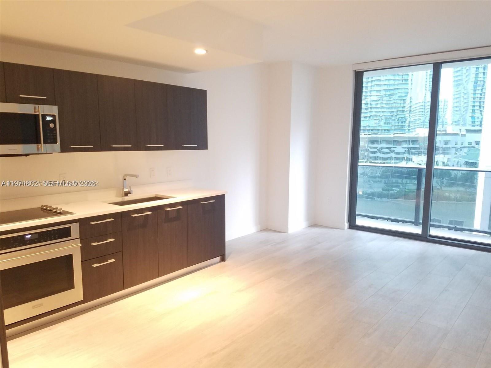 55 SW 9th St #1107, Miami FL 33130