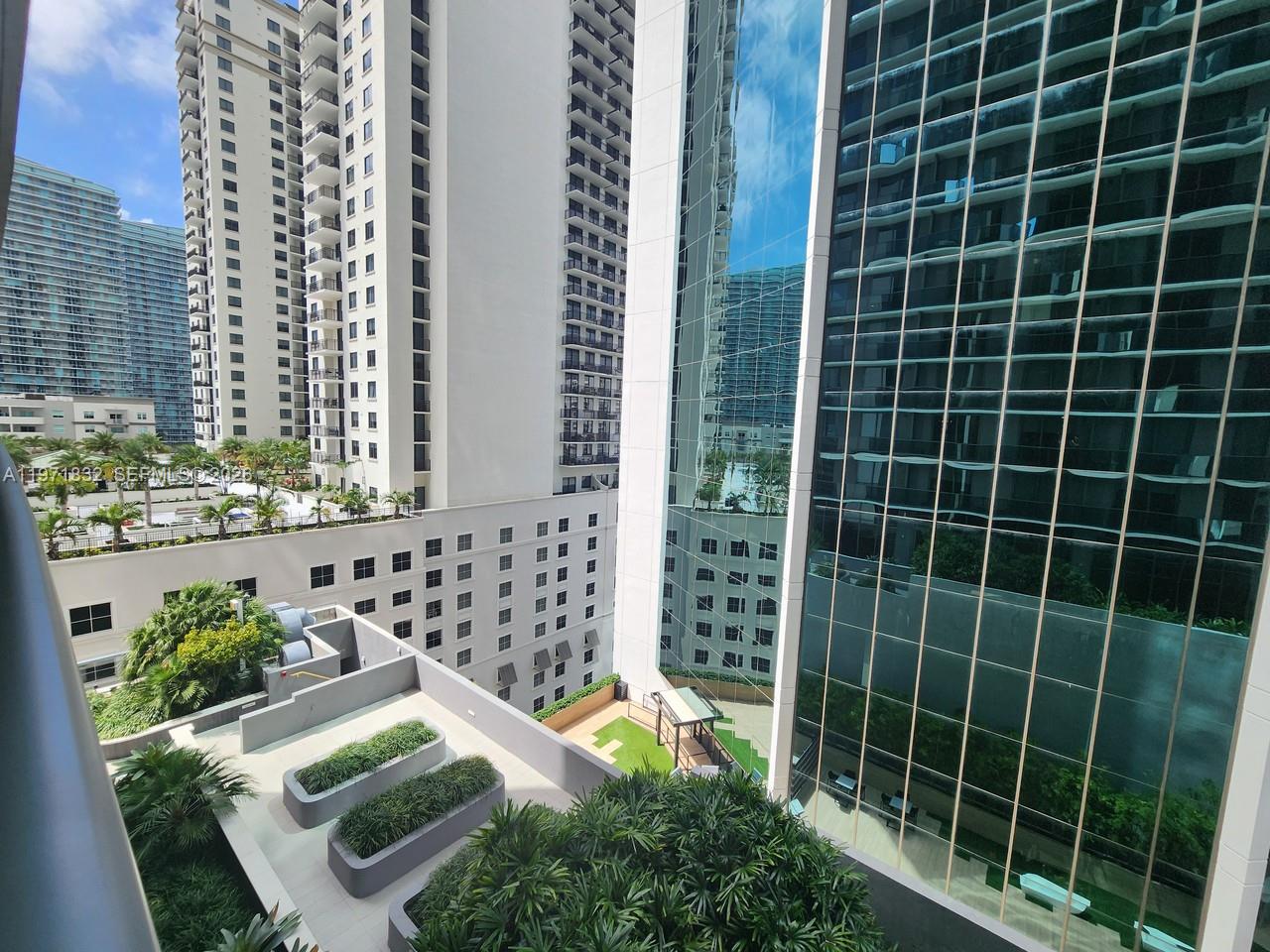 55 SW 9th St #1107, Miami FL 33130