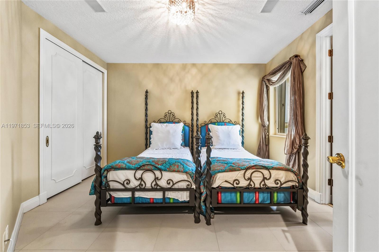 3520 Paddock Rd, Weston FL 33331