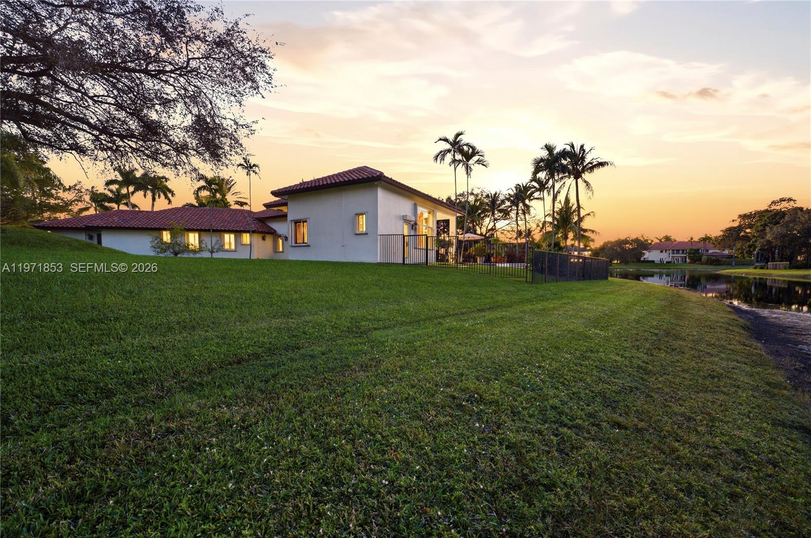 3520 Paddock Rd, Weston FL 33331