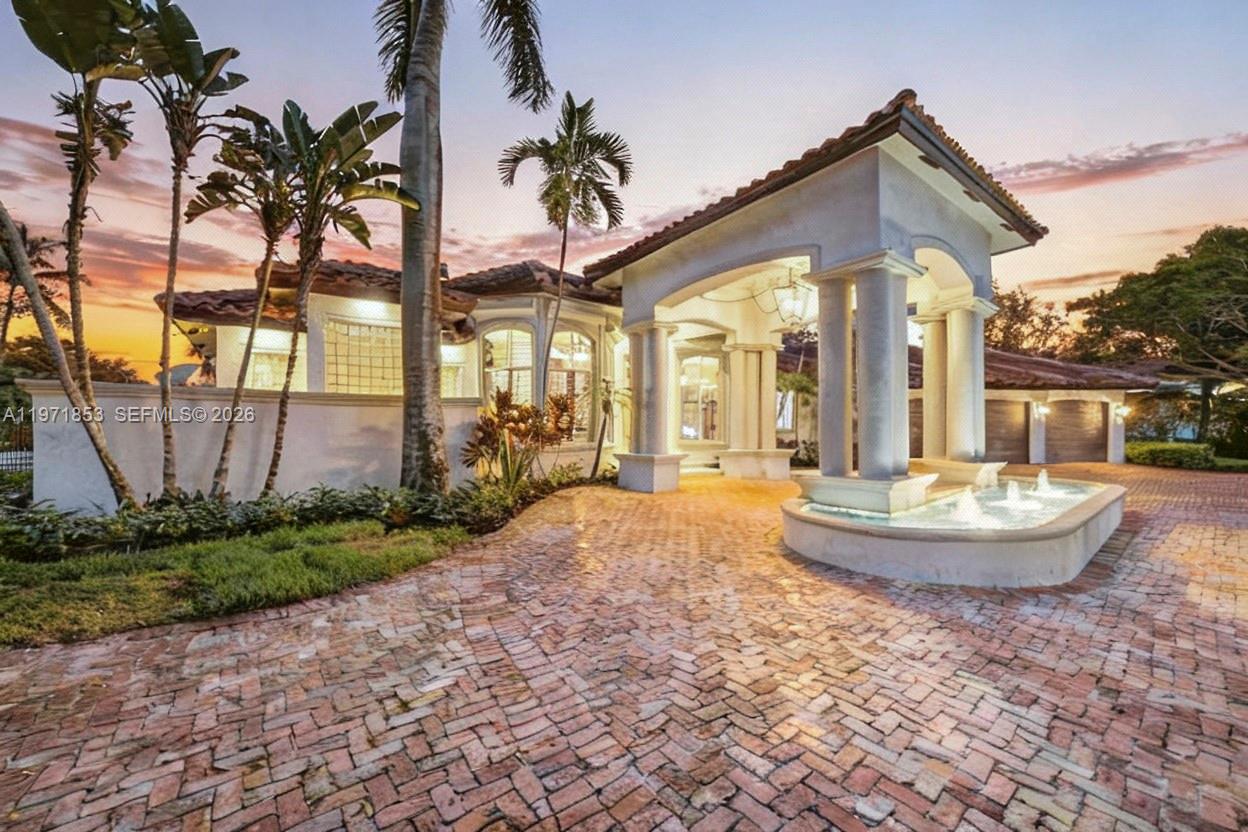 3520 Paddock Rd, Weston FL 33331