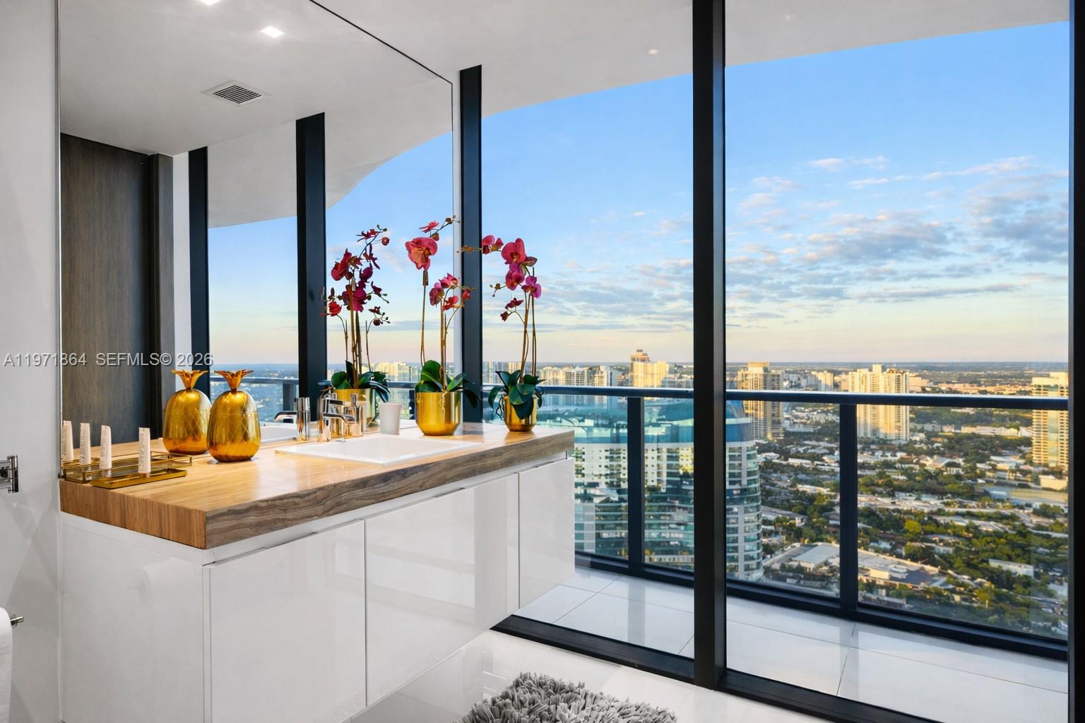 19575 Collins Ave #30, Sunny Isles Beach FL 33160