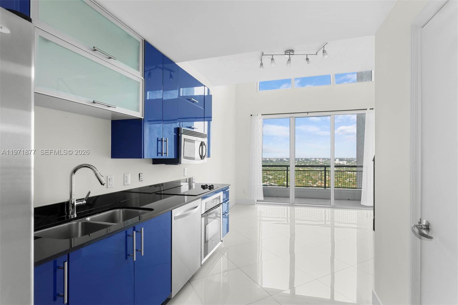 60 SW 13th St #3213, Miami FL 33130