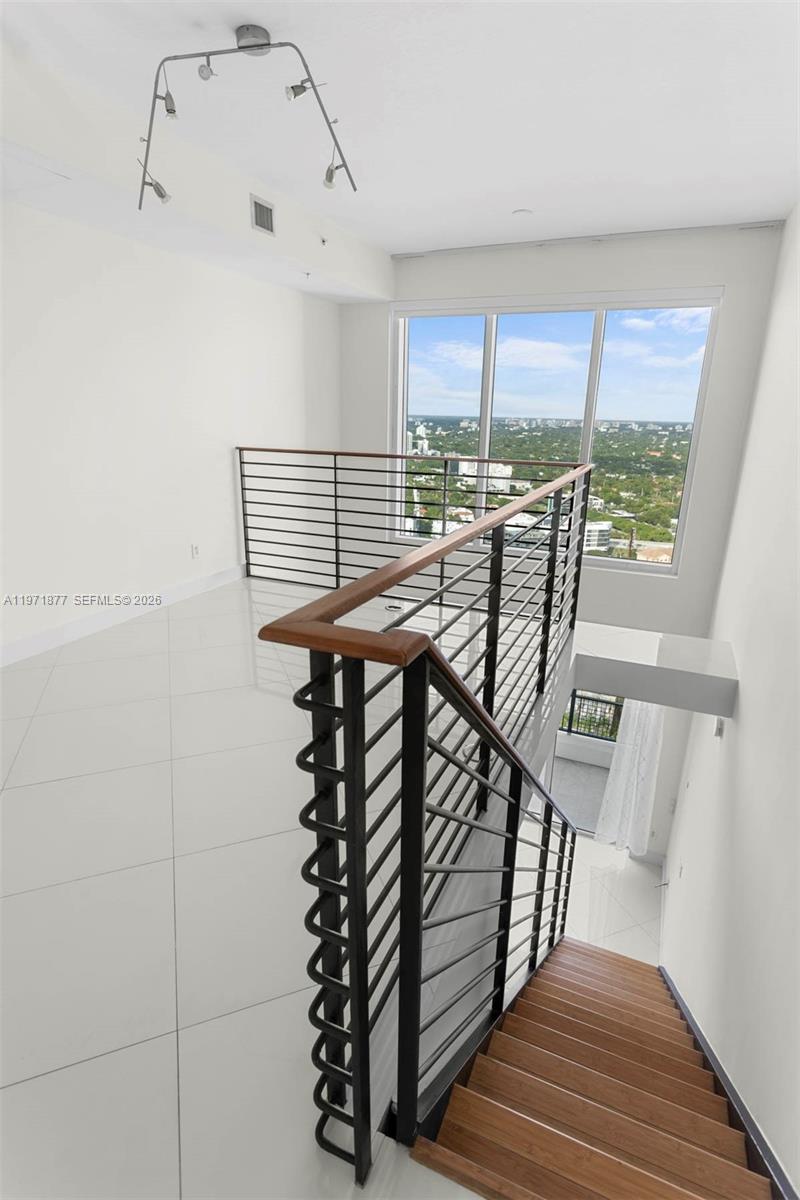 60 SW 13th St #3213, Miami FL 33130