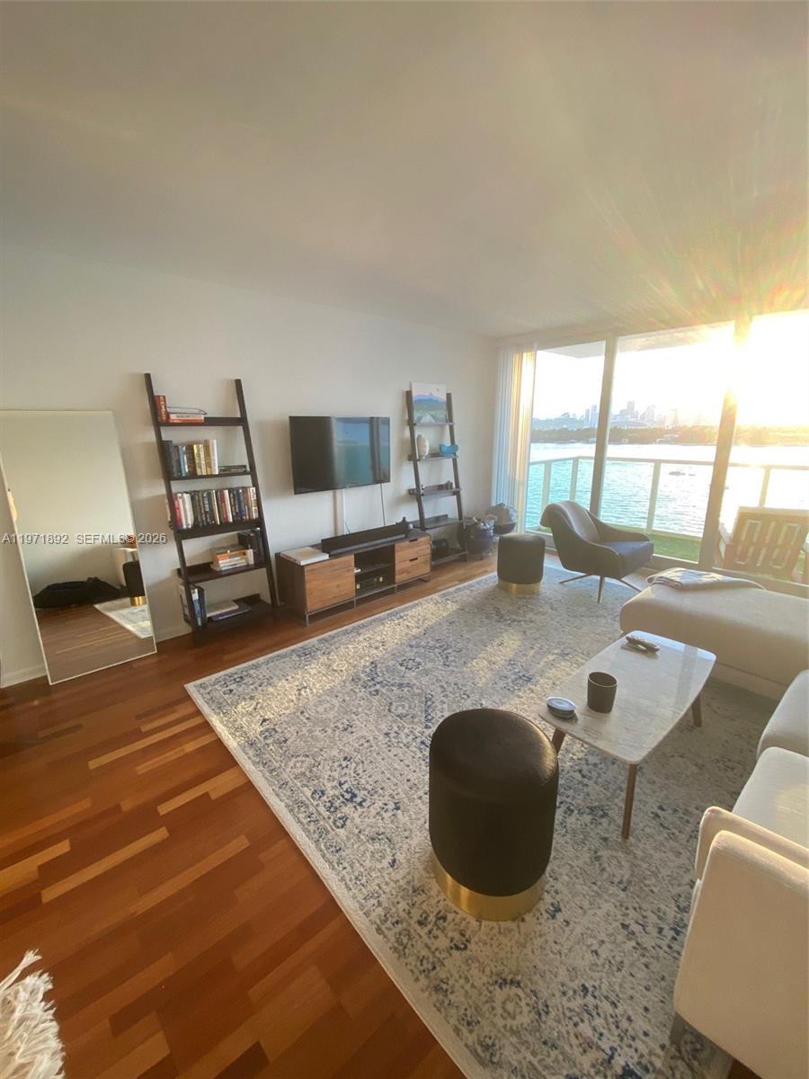 1000 West Ave #914, Miami Beach FL 33139