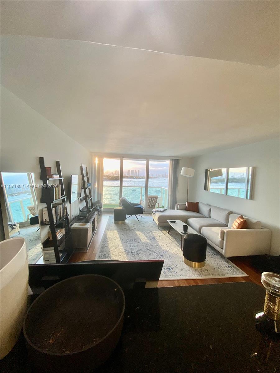 1000 West Ave #914, Miami Beach FL 33139