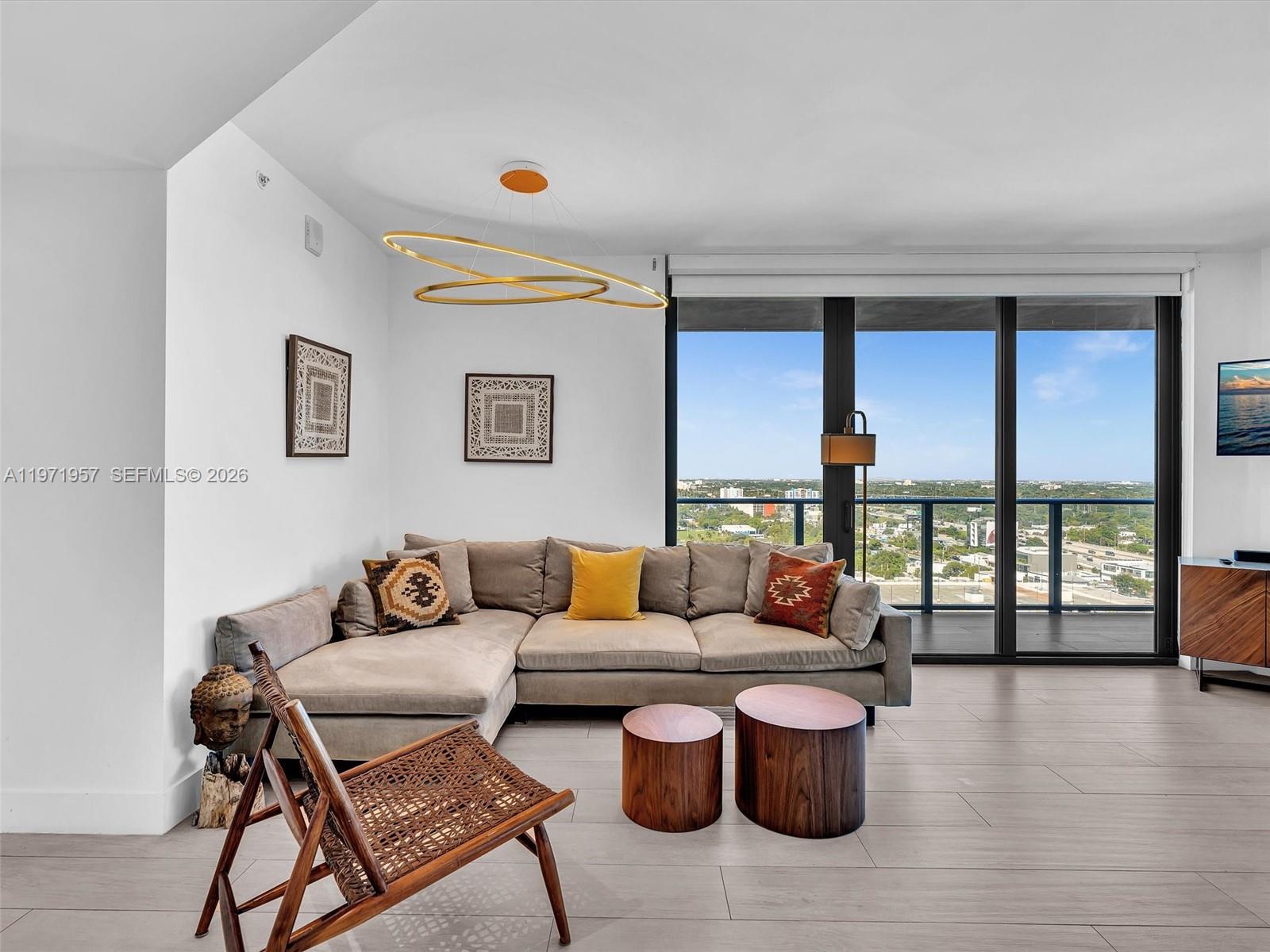 121 NE 34th St #2016, Miami FL 33137