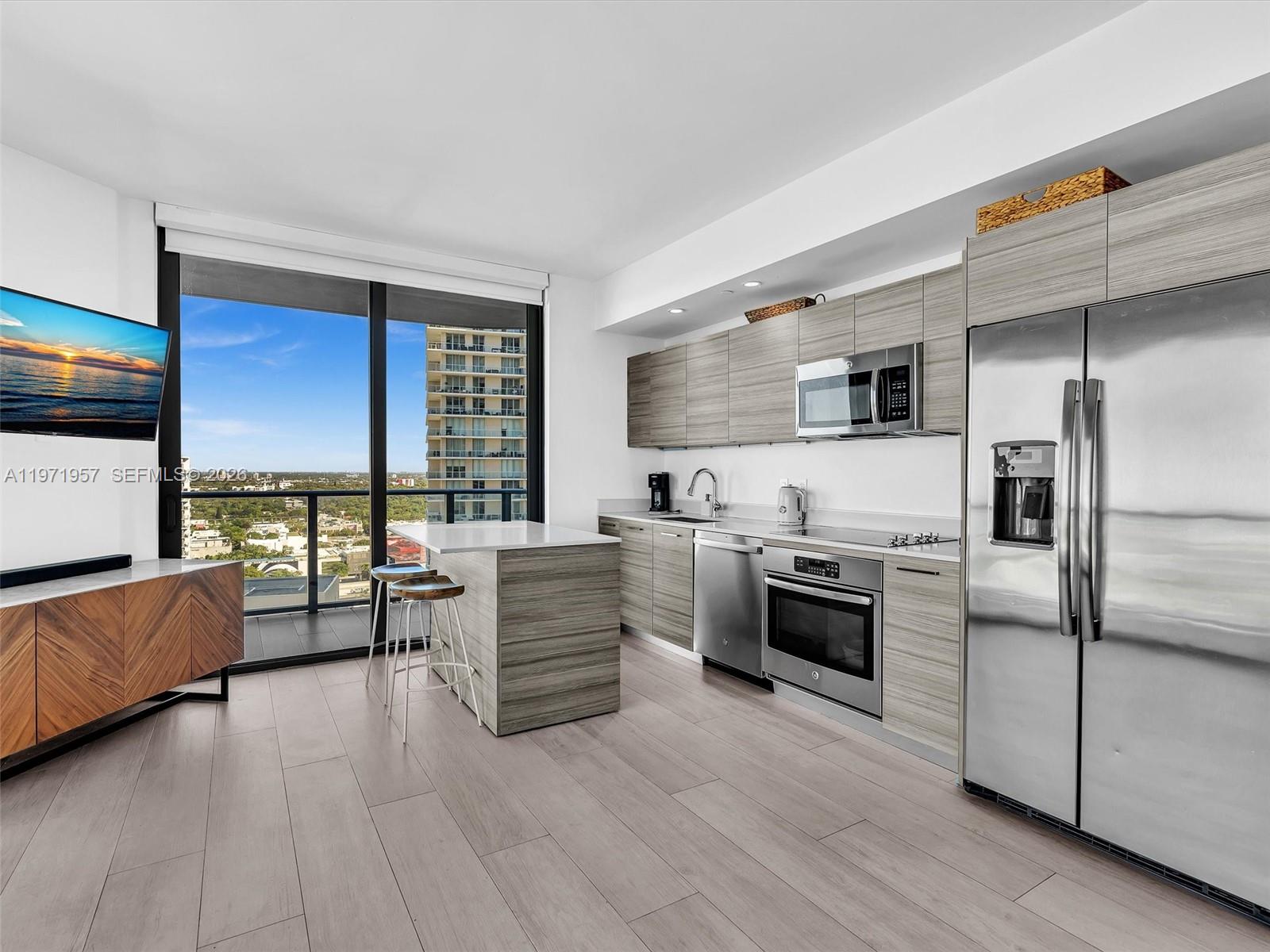 121 NE 34th St #2016, Miami FL 33137