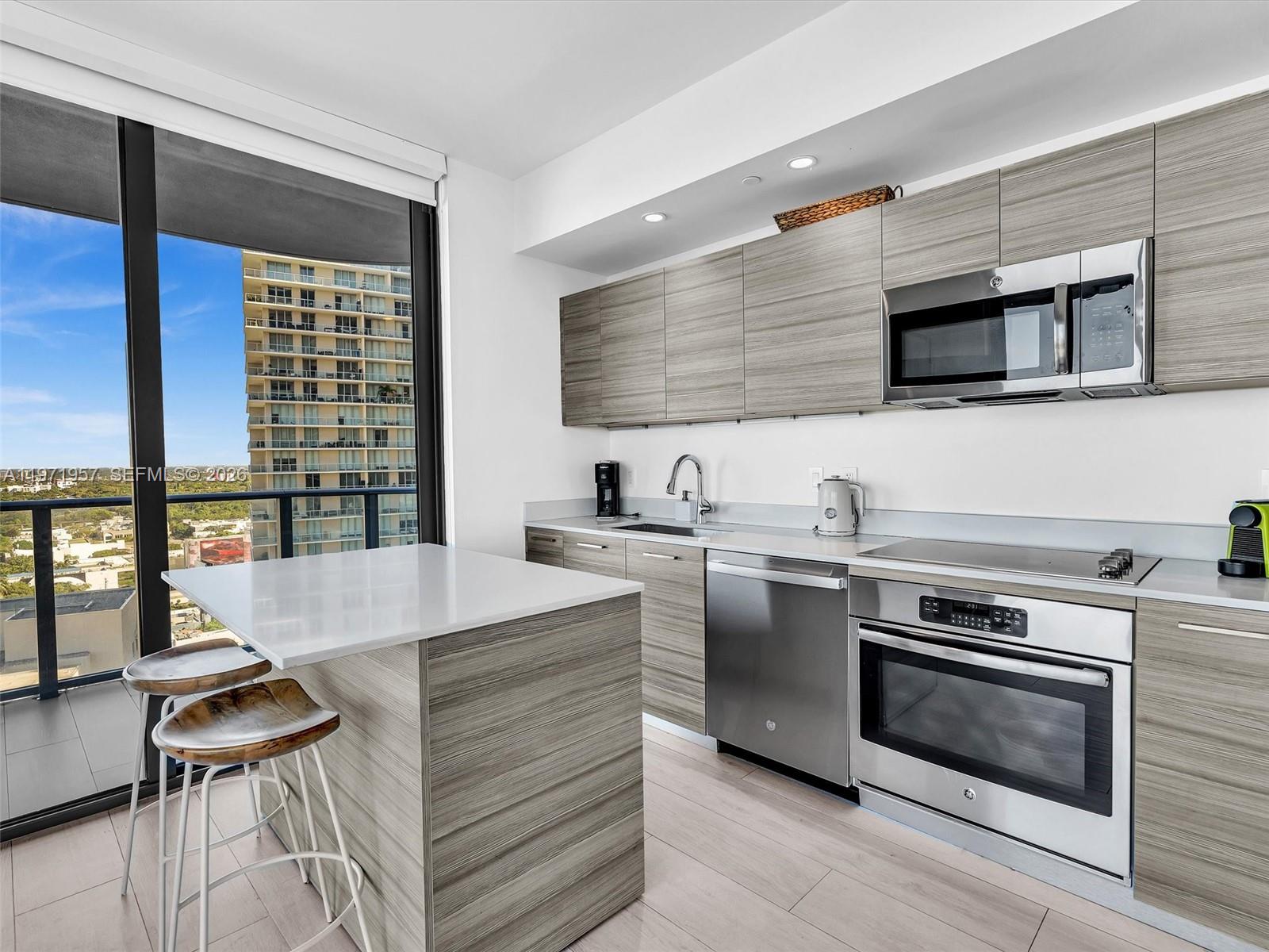 121 NE 34th St #2016, Miami FL 33137