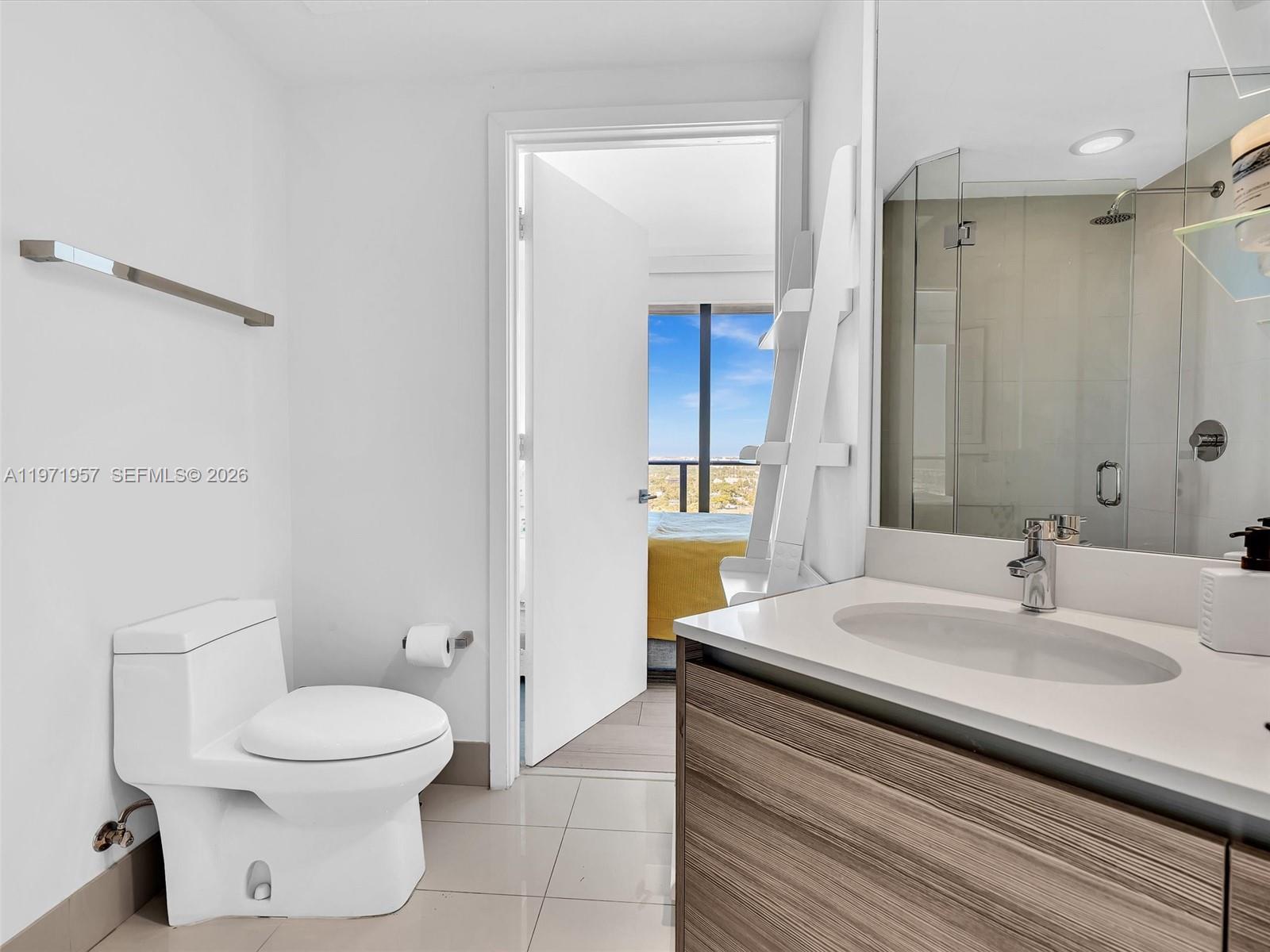 121 NE 34th St #2016, Miami FL 33137