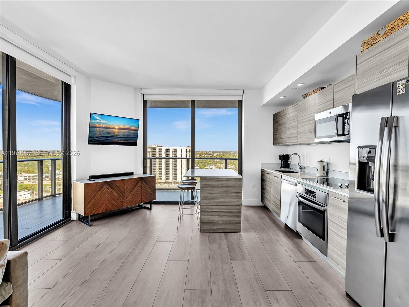 121 NE 34th St #2016, Miami FL 33137