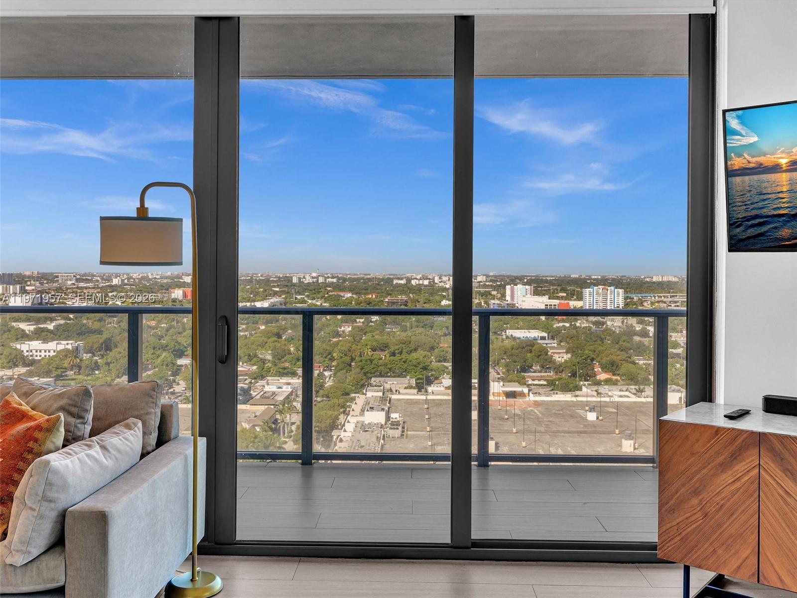 121 NE 34th St #2016, Miami FL 33137