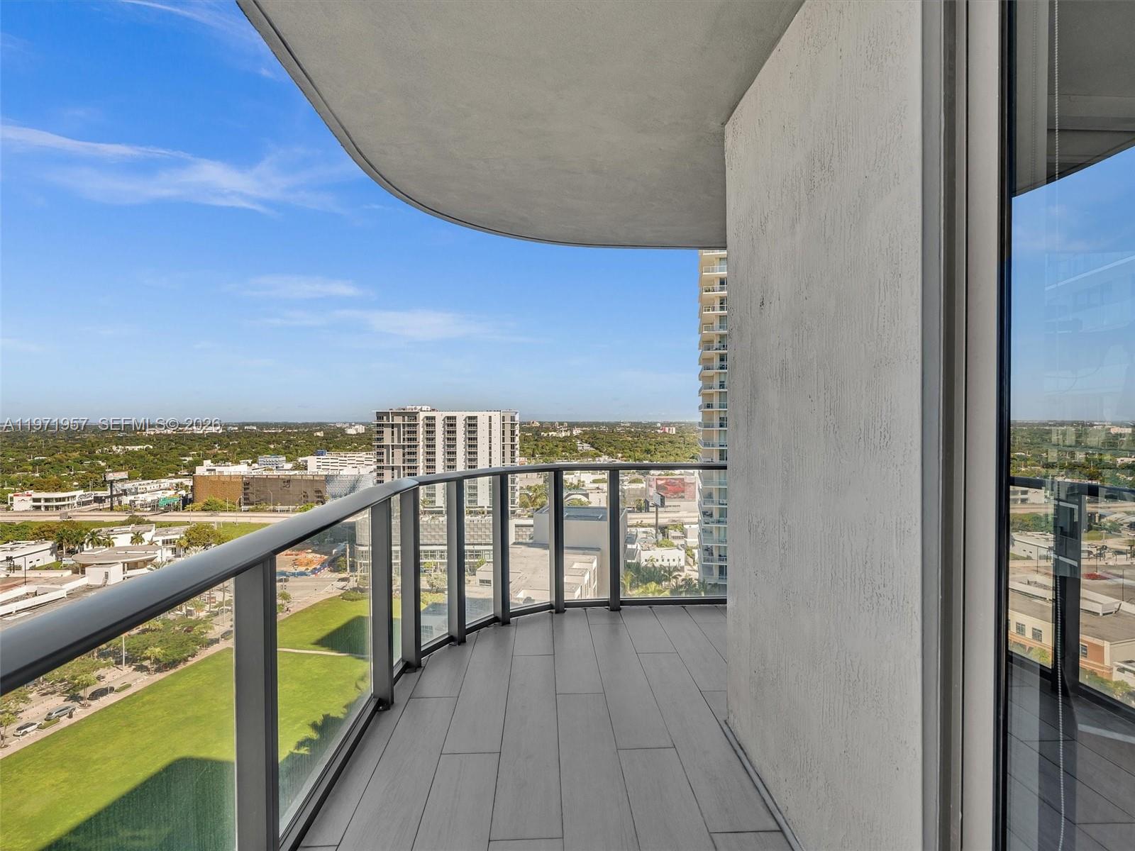 121 NE 34th St #2016, Miami FL 33137