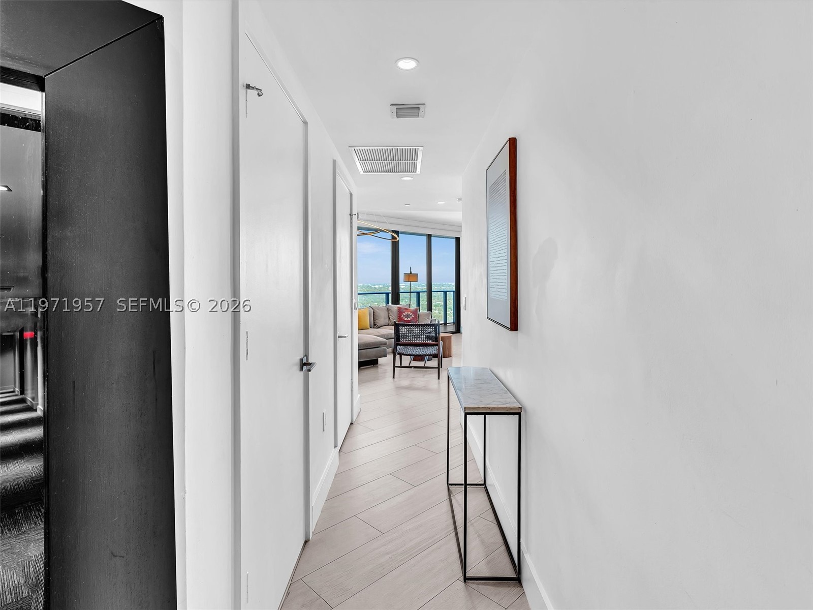 121 NE 34th St #2016, Miami FL 33137