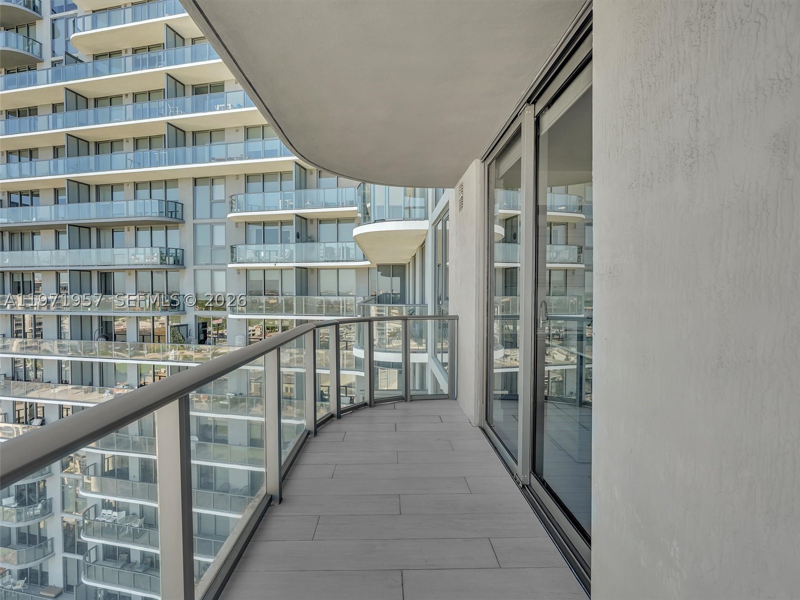 121 NE 34th St #2016, Miami FL 33137