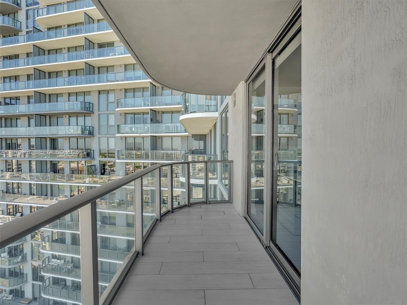 121 NE 34th St #2016, Miami FL 33137