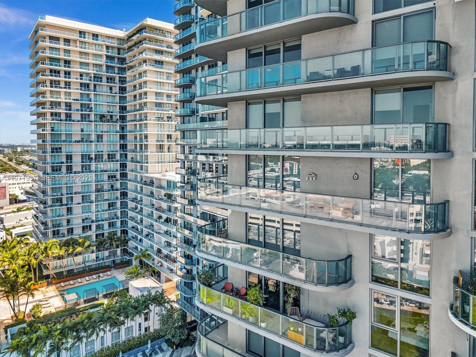 121 NE 34th St #2016, Miami FL 33137